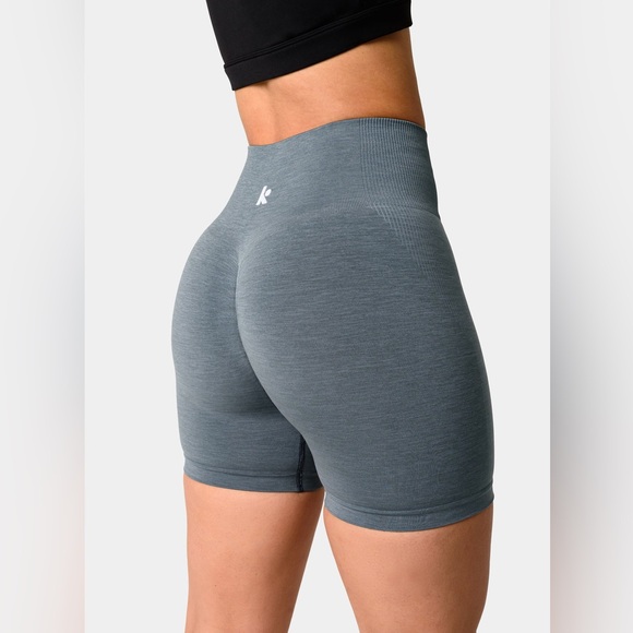 Kamo Fitness EOS 6” Seamless Short- - Picture 1 of 4